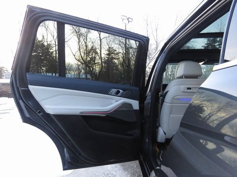 Used 2019 BMW X7 xDrive50i w/ Executive Package image 21