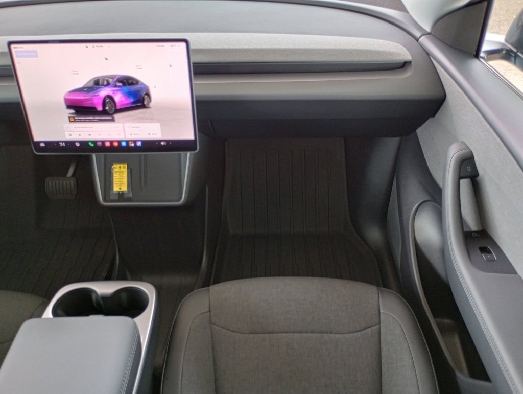 Used 2026 Tesla Model Y 2WD image 19