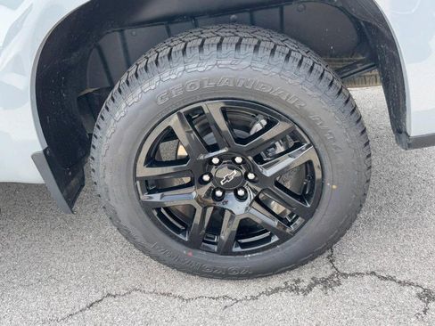 Used 2024 Chevrolet Silverado 1500 Custom w/ Turbomax Blackout Package AWD/4WD image 6