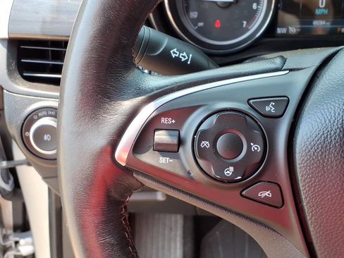 Used 2019 Buick Envision Essence FWD image 19
