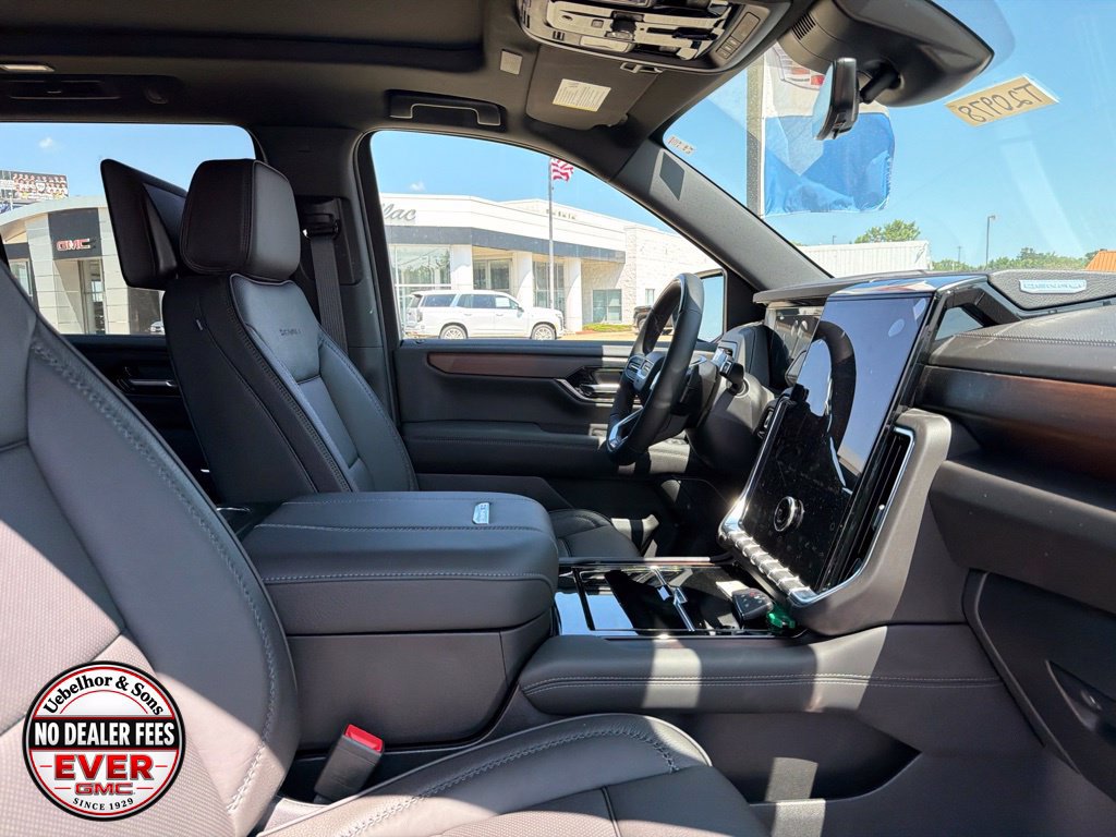 New 2026 GMC Yukon Denali w/ Denali Reserve Package AWD/4WD image 2