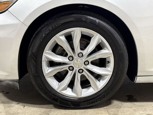 Used 2019 Chevrolet Malibu LT w/ Leather Package FWD image 26