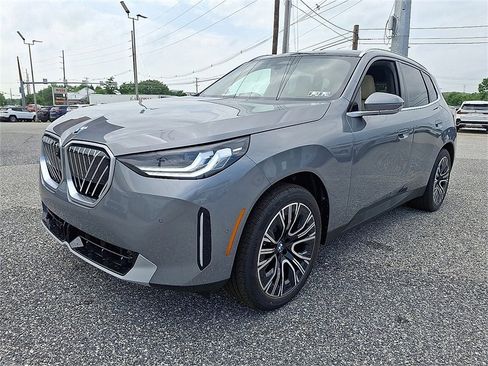 Used 2025 BMW X3 xDrive30i w/ Premium Package image 4