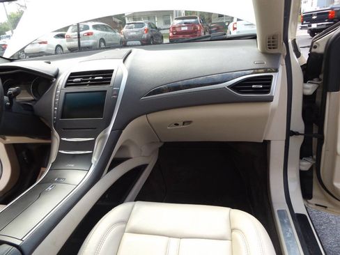 Used 2016 Lincoln MKZ AWD image 26