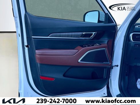 Certified 2024 Kia Telluride EX w/ EX Captain's Chair Package image 24