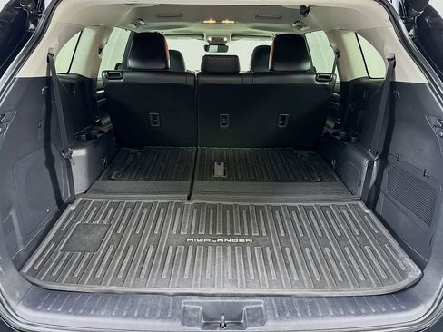 Used 2020 Toyota Highlander Limited image 26