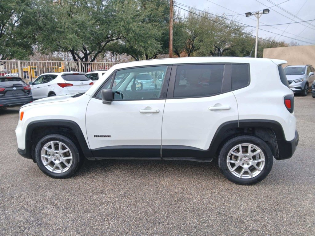 Used 2023 Jeep Renegade Latitude AWD/4WD image 4