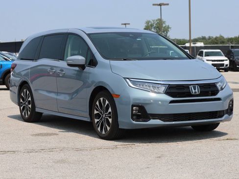 Used 2025 Honda Odyssey Elite image 4