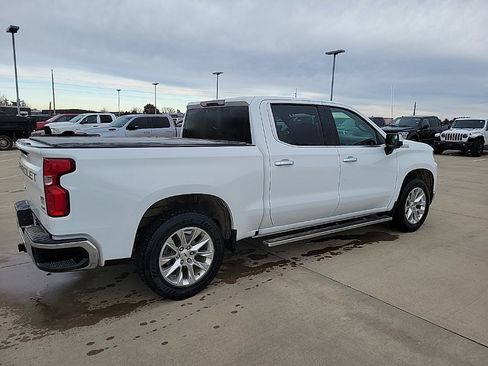 Used 2020 Chevrolet Silverado 1500 LTZ image 3