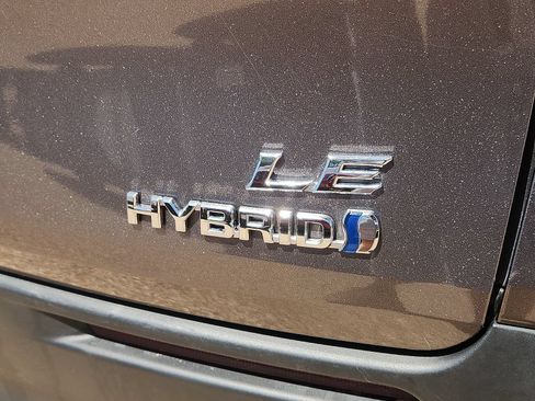 Used 2024 Toyota Sienna LE FWD image 10