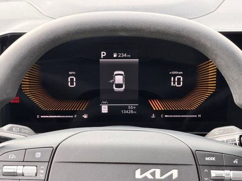 Used 2025 Kia K4 image 24