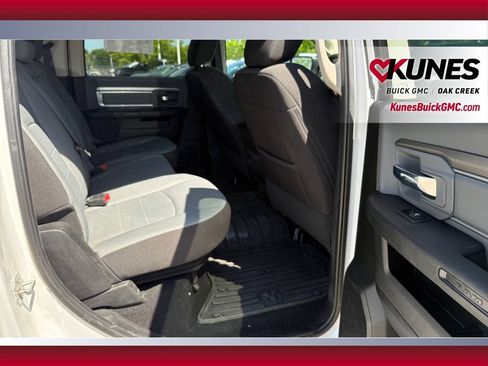 Used 2022 RAM 1500 Classic SLT AWD/4WD image 37
