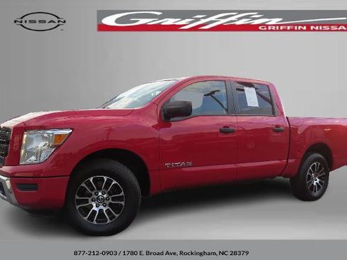 Certified 2022 Nissan Titan SV image 1