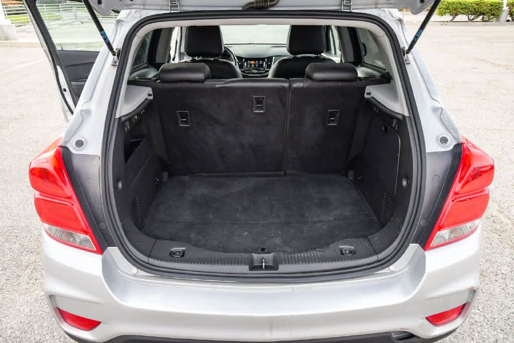 Used 2019 Chevrolet Trax LT w/ LT Convenience Package FWD image 27