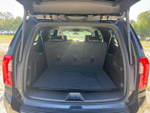 Used 2025 GMC Yukon XL Elevation AWD/4WD image 29
