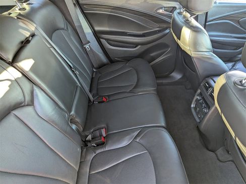 Used 2019 Buick Envision Essence image 11