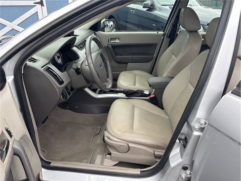 Used 2010 Ford Focus SEL FWD image 11