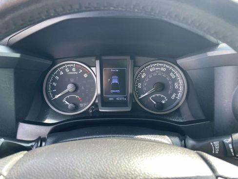 Used 2021 Toyota Tacoma TRD Sport image 29