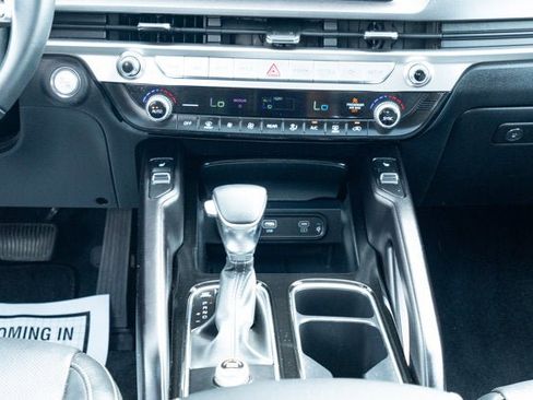 Used 2025 Kia Telluride S FWD image 31
