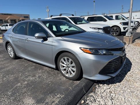 Used 2020 Toyota Camry LE w/ Convenience Package image 2