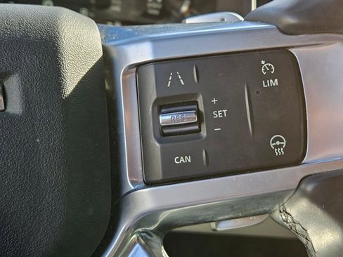 Used 2022 Land Rover Discovery S R-Dynamic image 16