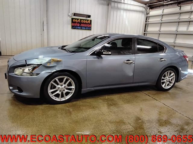 Used 2011 Nissan Maxima 3.5 SV w/ Monitor Pkg FWD image 2