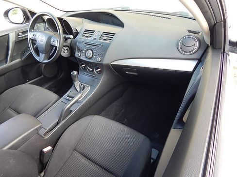 Used 2013 MAZDA MAZDA3 i Sport FWD image 18