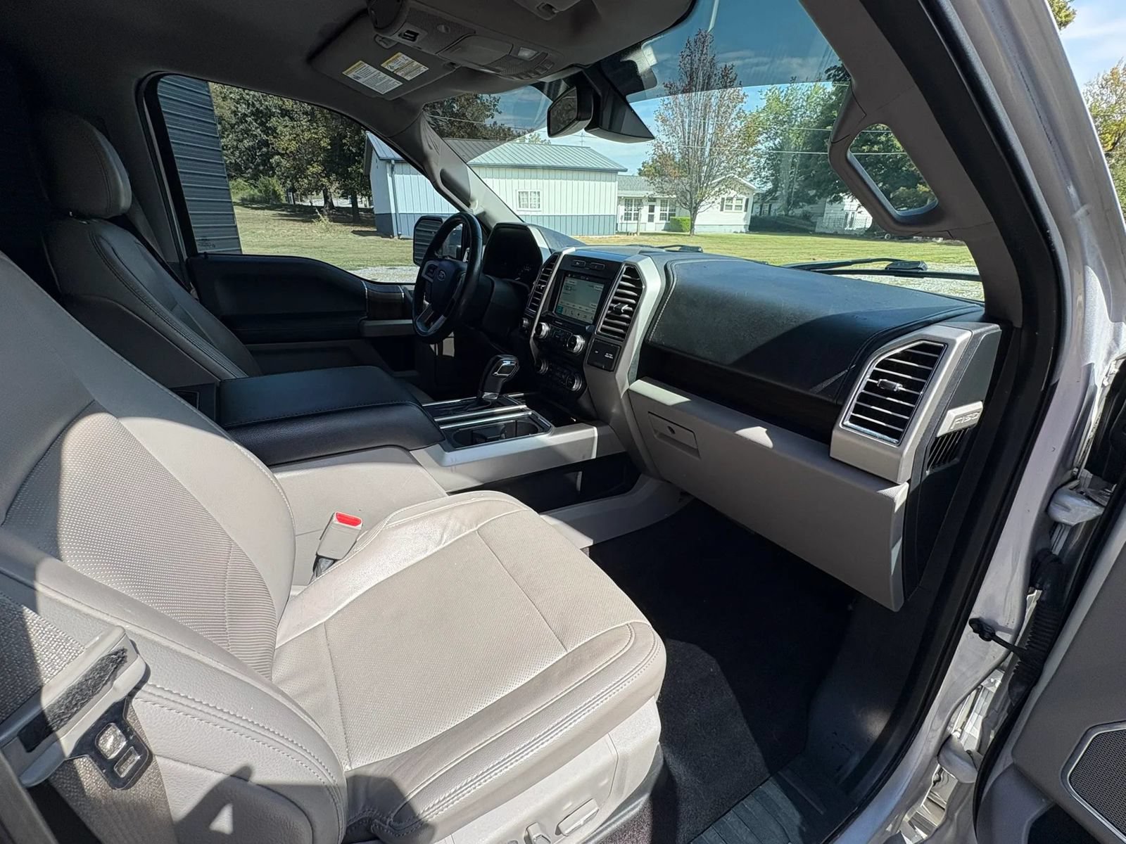Used 2016 Ford F150 Lariat w/ Equipment Group 502A Luxury AWD/4WD image 10