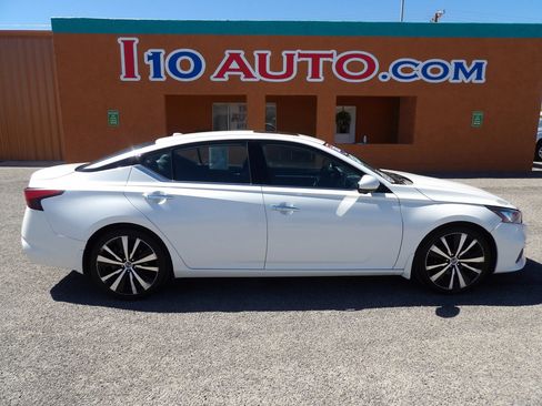 Used 2020 Nissan Altima 2.0 Platinum FWD image 1