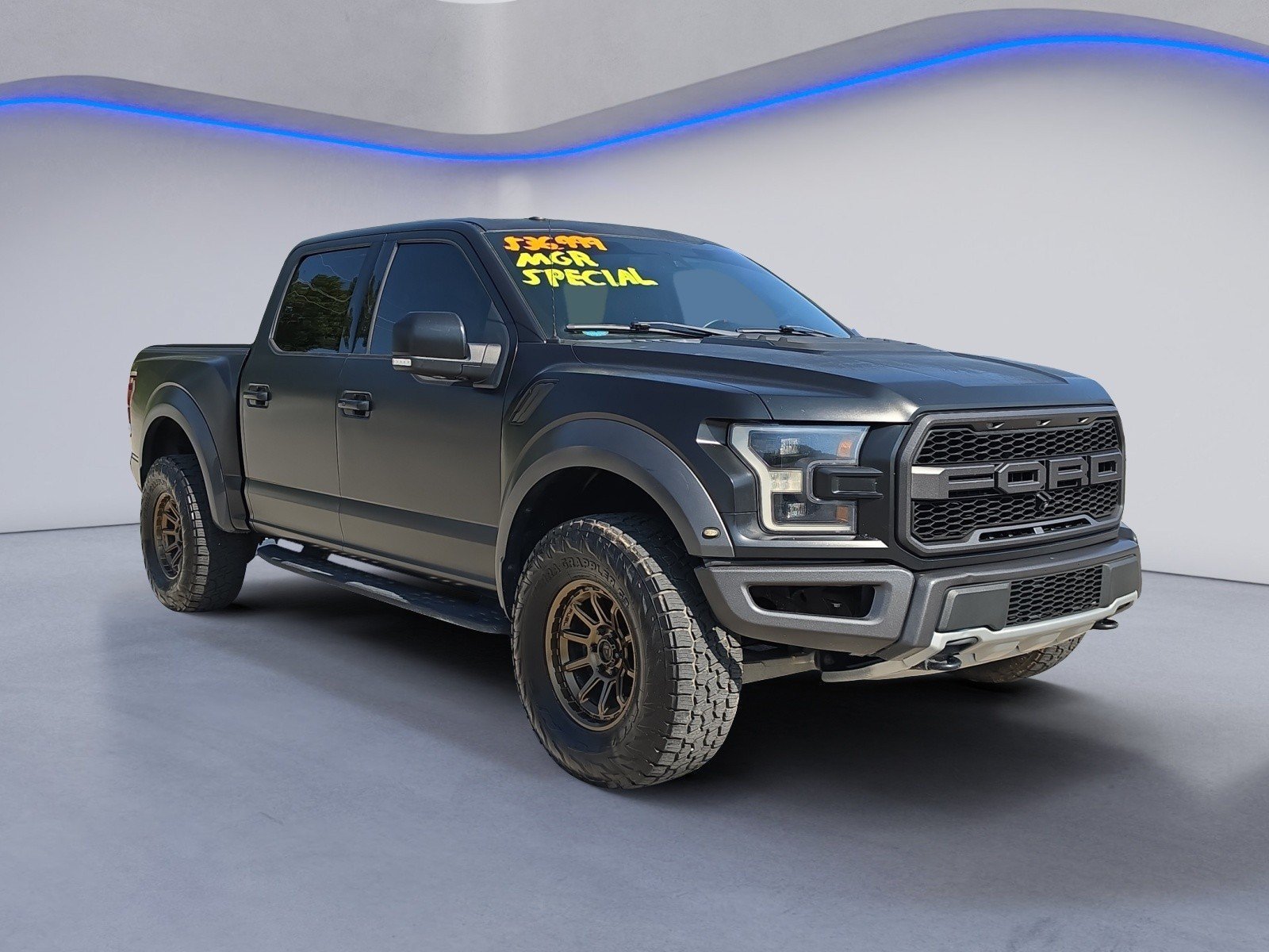 Used 2018 Ford F150 Raptor w/ Equipment Group 802A Luxury AWD/4WD image 7