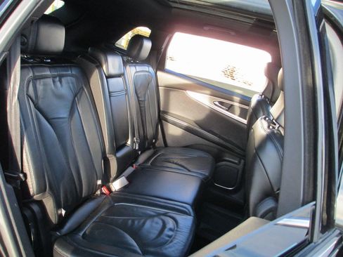 Used 2017 Lincoln MKX Reserve image 20