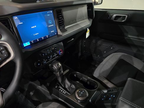 New 2025 Ford Bronco 4-Door image 21