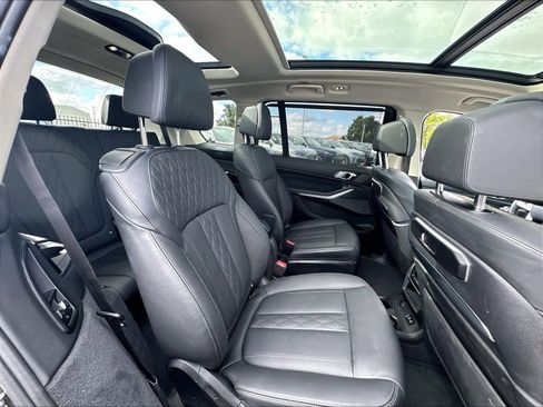 Used 2024 BMW X7 xDrive40i AWD/4WD image 25