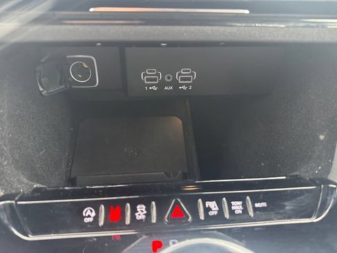 Used 2025 Jeep Wagoneer 4WD image 23