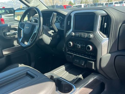 Used 2020 Chevrolet Silverado 1500 LTZ w/ LTZ Premium Package image 15