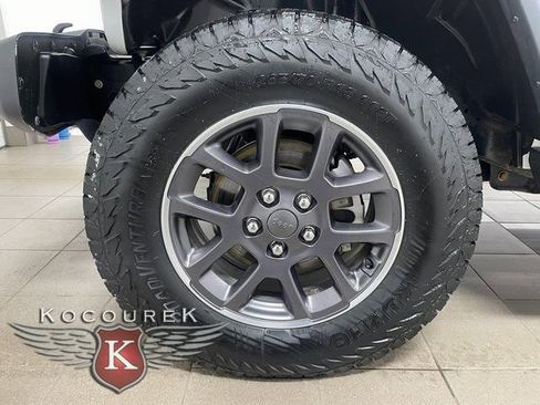 Used 2020 Jeep Gladiator Overland image 7