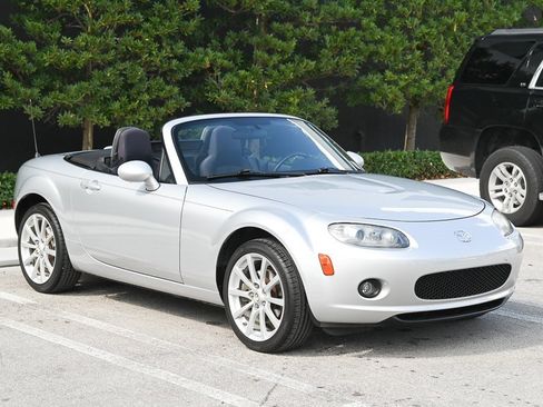 Used 2008 MAZDA MX-5 Miata Touring image 3