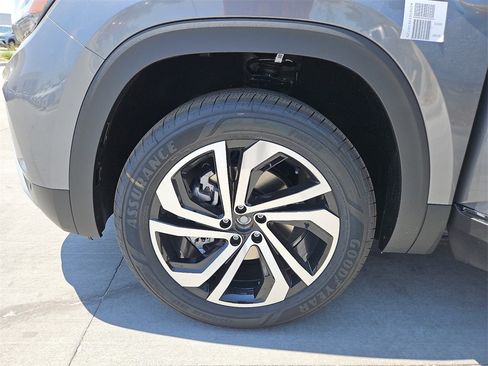 Used 2023 Volkswagen Atlas SEL image 14