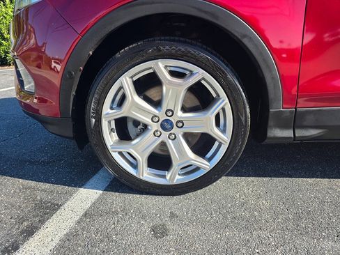 Used 2019 Ford Escape Titanium FWD image 10