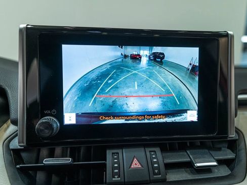 Used 2023 Toyota RAV4 XLE Premium AWD/4WD image 31