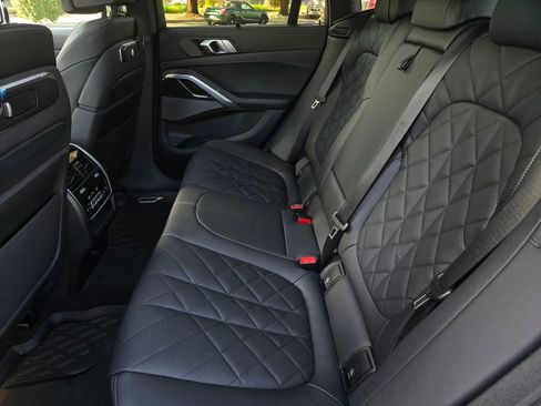 Used 2024 BMW X6 xDrive40i w/ Executive Package image 14