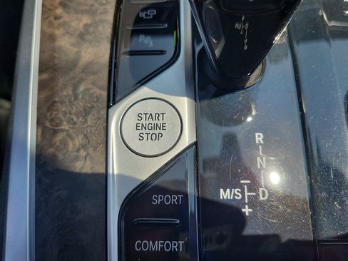 Used 2022 BMW X5 sDrive40i w/ M Sport Package RWD image 30