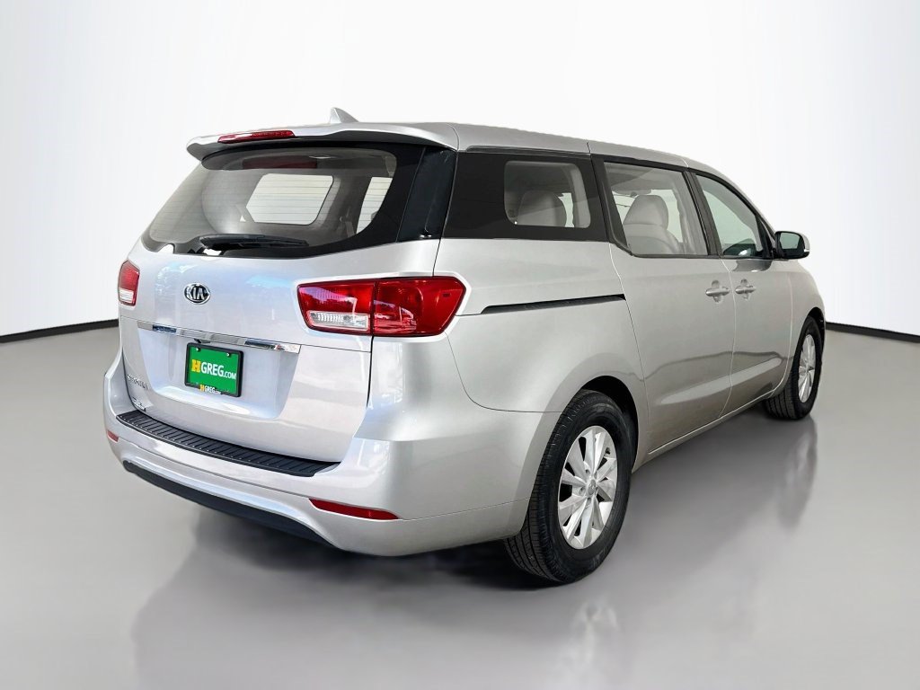 Used 2018 Kia Sedona L FWD image 10