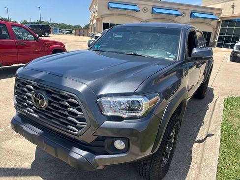 Used 2022 Toyota Tacoma TRD Off-Road AWD/4WD image 1