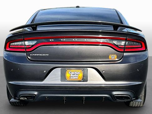 Used 2015 Dodge Charger SE w/ Popular Equipment Group image 4