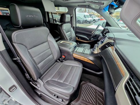 Used 2018 GMC Yukon Denali w/ Open Road Package image 38