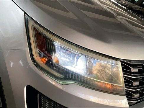 Used 2016 Ford Explorer FWD image 27