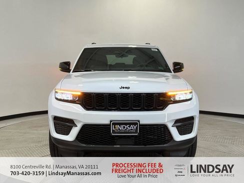 New 2025 Jeep Grand Cherokee Altitude image 3