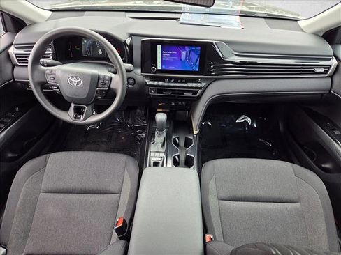 Used 2025 Toyota Camry LE image 17