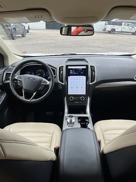Used 2024 Ford Edge SEL w/ Convenience Package AWD/4WD image 16